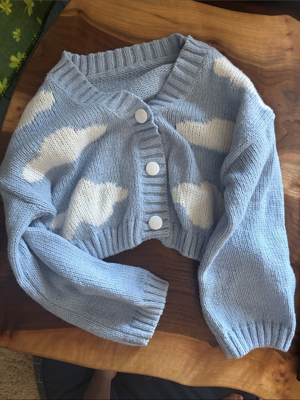 Cropped Light Blue Knit Cardigan with White Cloud Motif